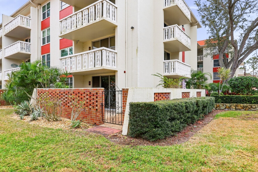 Corner Unit - 2650 Pearce Dr