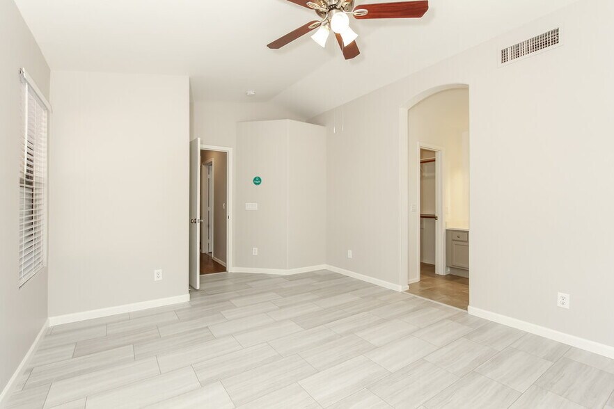 Building Photo - 8216 W Rue De Lamour