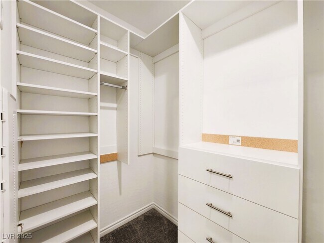 Building Photo - 25 Barbara Ln