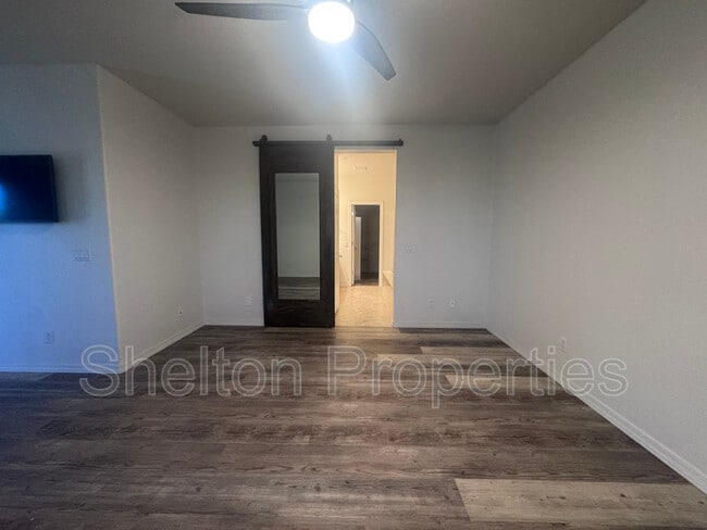 Building Photo - 29128 N 22nd Ave