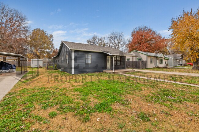 Building Photo - 235 Trout Ave