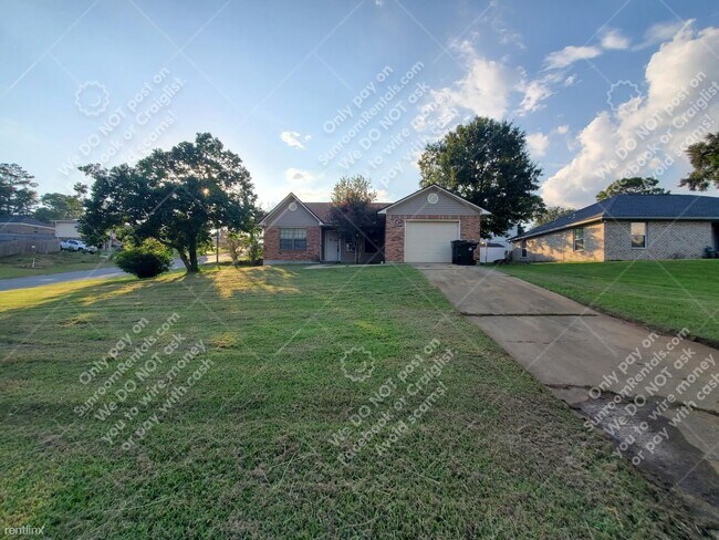 Primary Photo - 3 br, 2 bath House - 4700 Tradewinds Dr