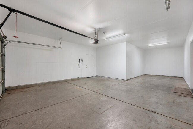 Building Photo - 6717 Sao Tiago Way