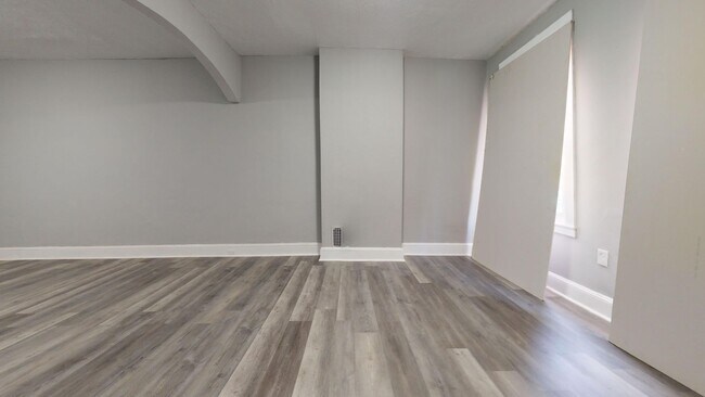 Building Photo - Nice 2Br house with or without voucher