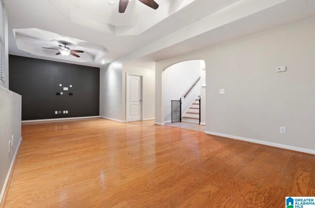 Building Photo - 504 Rolling Hills Dr