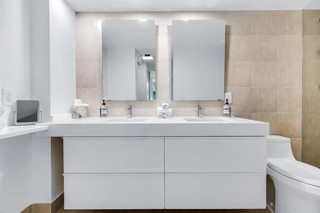 Building Photo - 3611 Oaks Clubhouse Dr