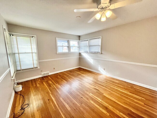 Building Photo - 4901 Rector Ave