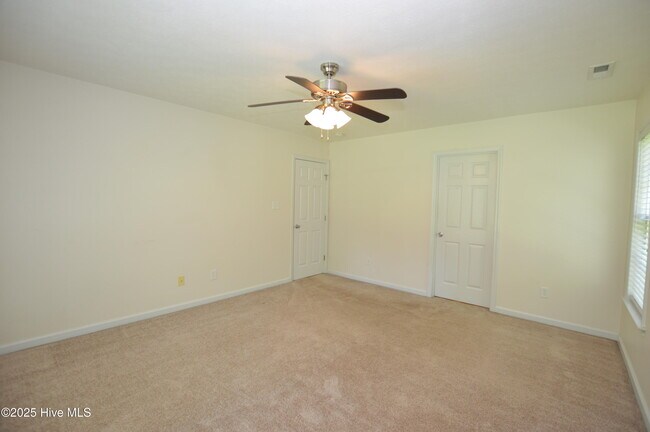 Building Photo - 120 Walnut Hills Dr
