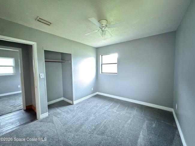 Building Photo - 2506 Stratford Dr