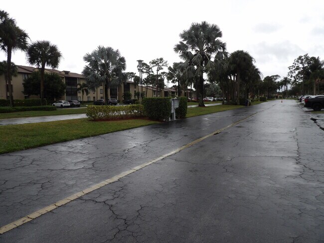 Building Photo - 618 Sea Pine Way