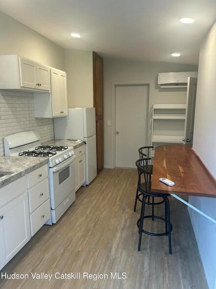 Building Photo - 72 Forest Glen Rd