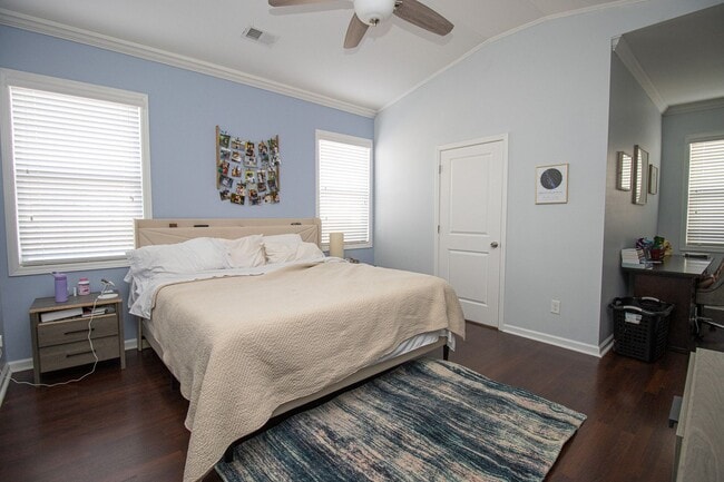 Building Photo - Beautiful 3-Bedroom Home in Burnside Farms – Furnishings Included & Fire Pit!