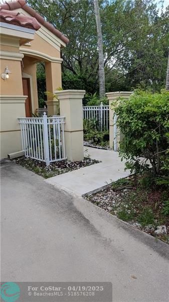Building Photo - 685 Conservation Dr