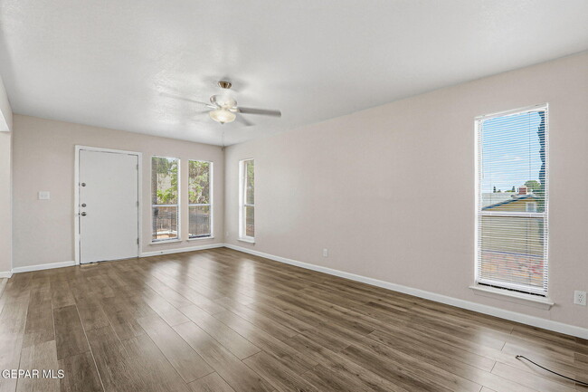Building Photo - 10604 Springwood Dr