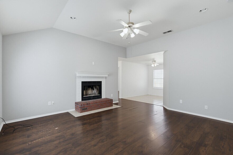 Building Photo - 7917 Thompson Pky