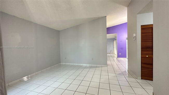 Building Photo - 5421 SW 143rd Ave