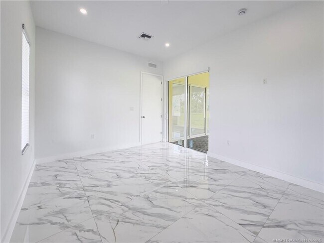 Building Photo - 149 Southeast Cor. Arno