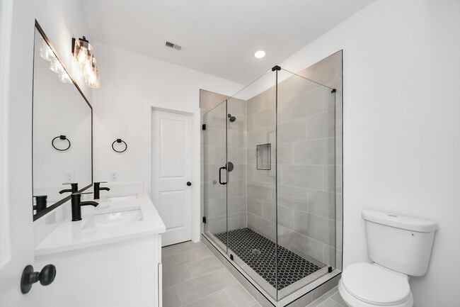 Building Photo - 2708 Bostic St