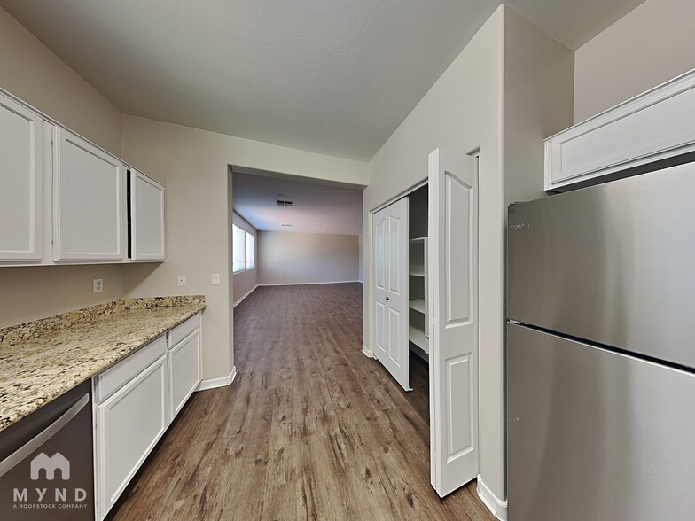 Building Photo - 7511 S 27th Terrace