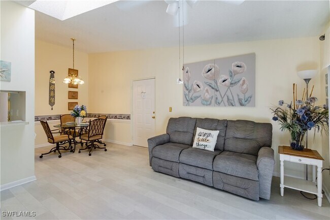 Building Photo - 9540 Green Cypress Ln