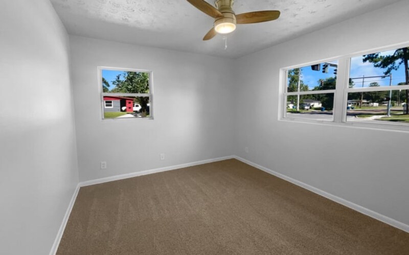 Building Photo - 2361 Leonid Rd