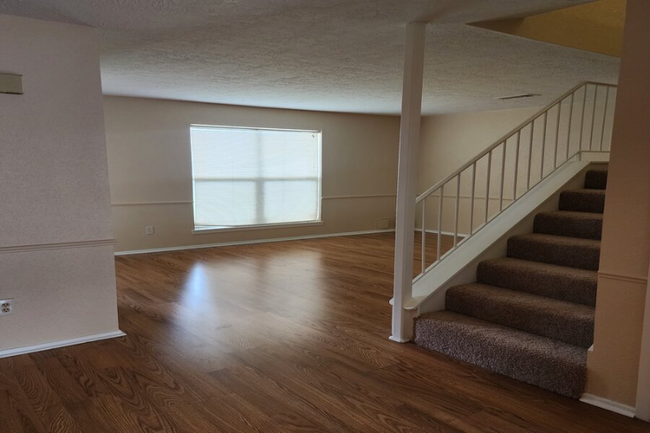Building Photo - 3864 Laura Leigh Dr