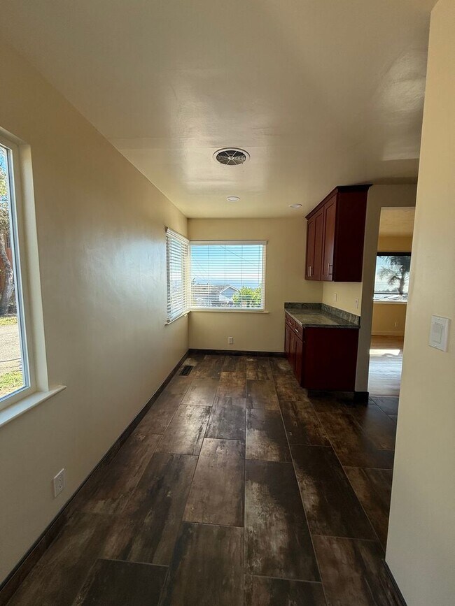 Building Photo - Panoramic Ocean View Home in Aptos! Move in incentive!