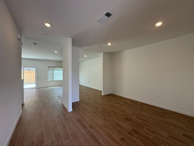 Building Photo - Brand new stunning 4-bedroom, 2.5-bathroom...