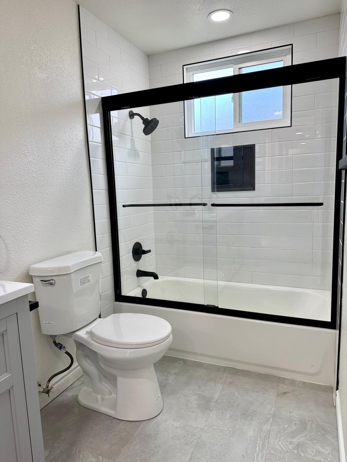 Building Photo - 251 E Heather St