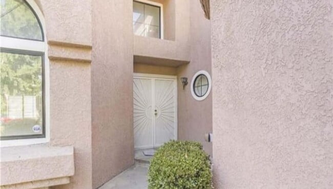 Building Photo - 1141 Vía Antibes