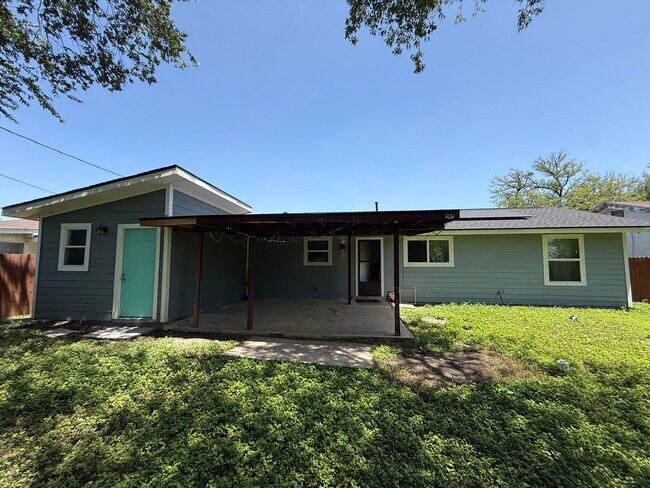 Building Photo - 5018 Village Way