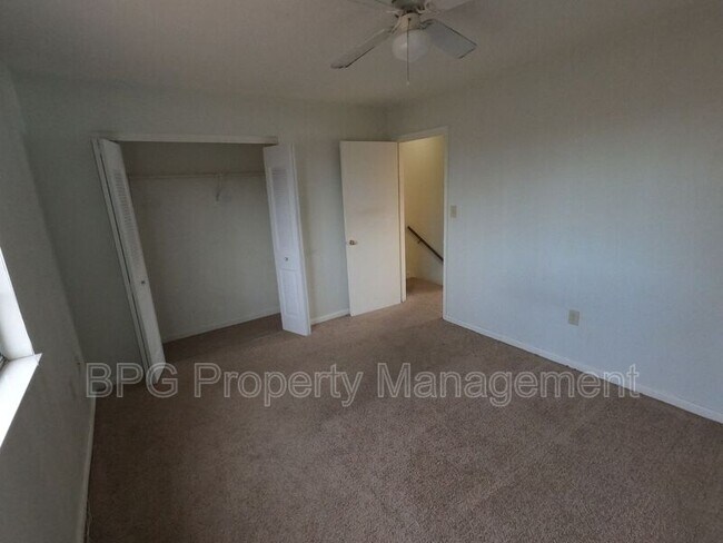 Building Photo - 605 Hamlet Ave