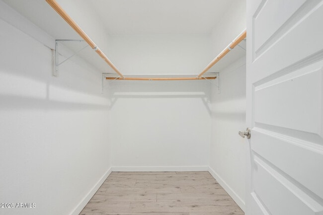 Building Photo - 1208 W 6th St