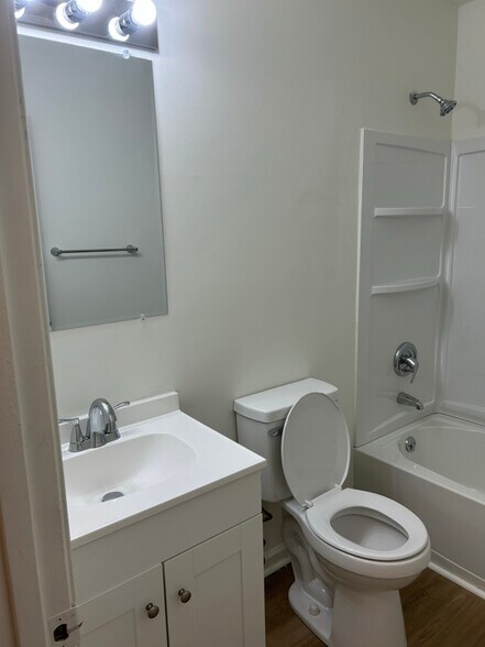 Building Photo - 5290 Waterlick Rd