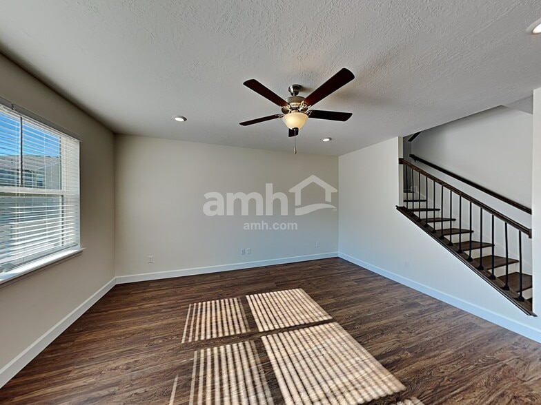 Building Photo - 2368 E Tumbleweed Rd