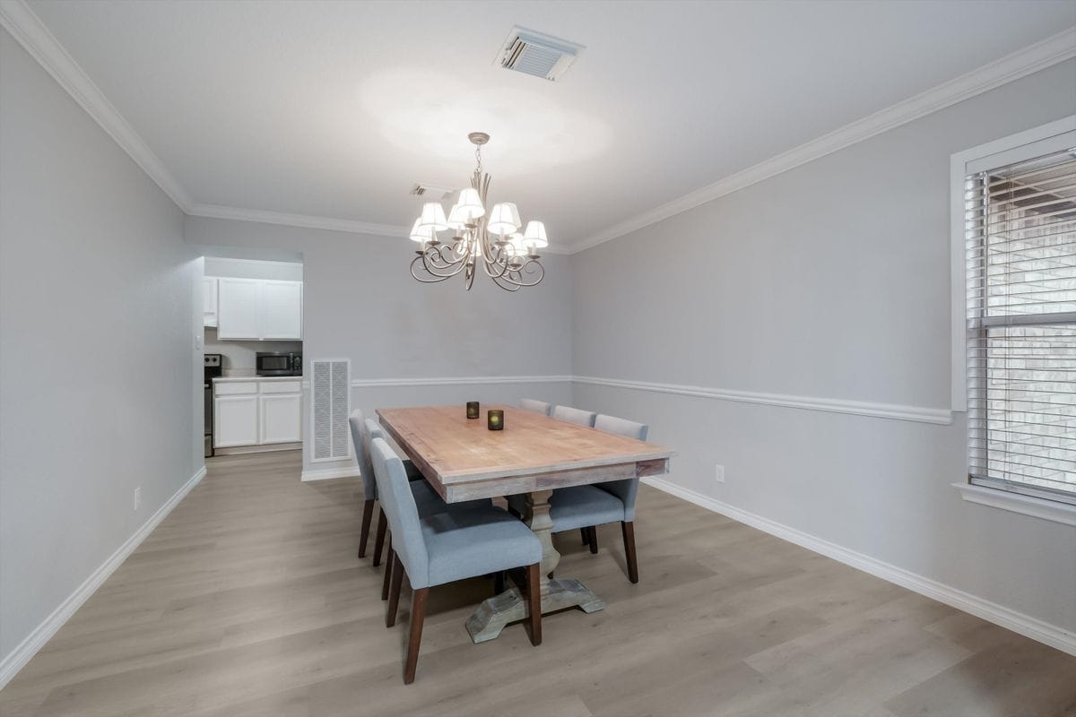 Building Photo - 834 Quitman Oak