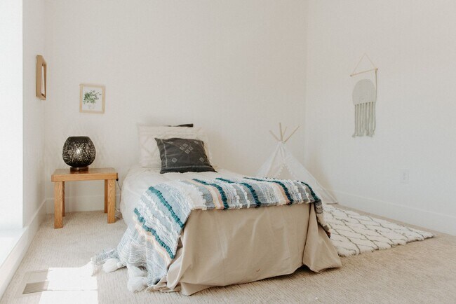 Building Photo - 2 Bed/2 Bath Historic Church Conversion in...