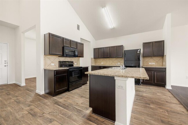 Building Photo - 404 Pentire Way