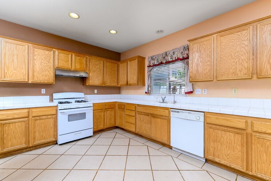 Building Photo - 3061 Clapper St