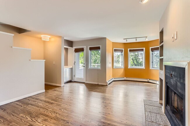 Building Photo - AMAZING LOCATION 2 Bed 2 Bath Condo In The Heart of Downtown Boulder