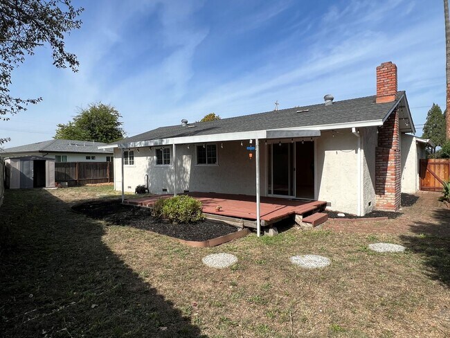 Building Photo - Spacious 1,196 Square Foot  4BR Home Across from Technology High School | Large Yard & 2-Car Garage"