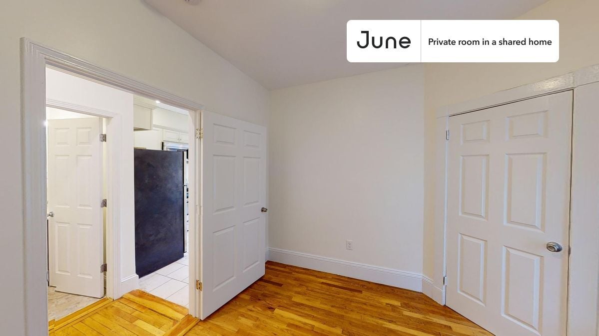 Building Photo - Room in Shared 3 bed/1 bath home