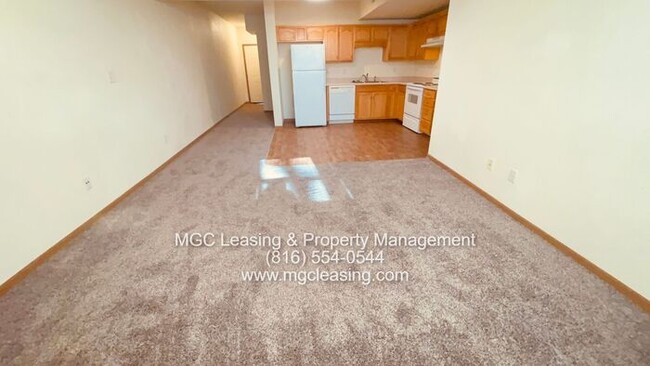 Building Photo - TIMBER BROOKE TOWNHOME AVAILABLE FOR YOUR ...