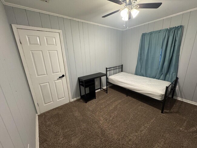 Building Photo - Private Bedroom Near University of South Alabama – Student-Friendly Home
