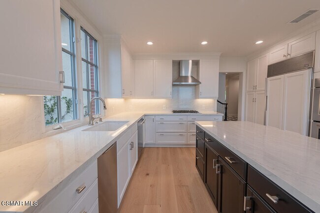 Building Photo - 2390 Crombie Ct