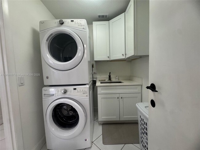 Building Photo - 5226 Brian Blvd