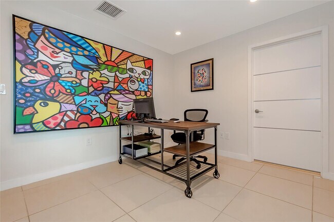 Building Photo - 1111 SW 1st Ave