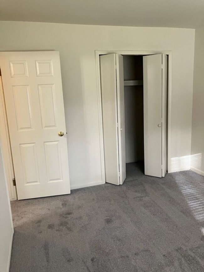 Building Photo - RANCH STYLE 2 BEDROOM DUPLEX FOR LEASE