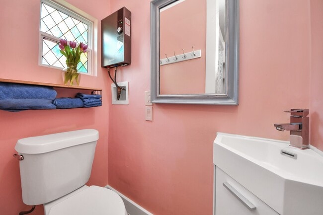 Building Photo - 5523 Cheena Dr