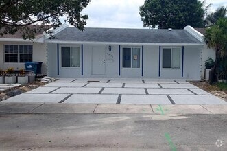 Building Photo - 4821 SW 129th Ave